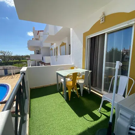 Apartamento Estrela Do Mar Com Piscina Apartment *